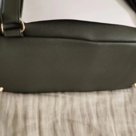 Brand New Ayla&Co Large Travel Bag color Olive Green - Picture 13 of 13